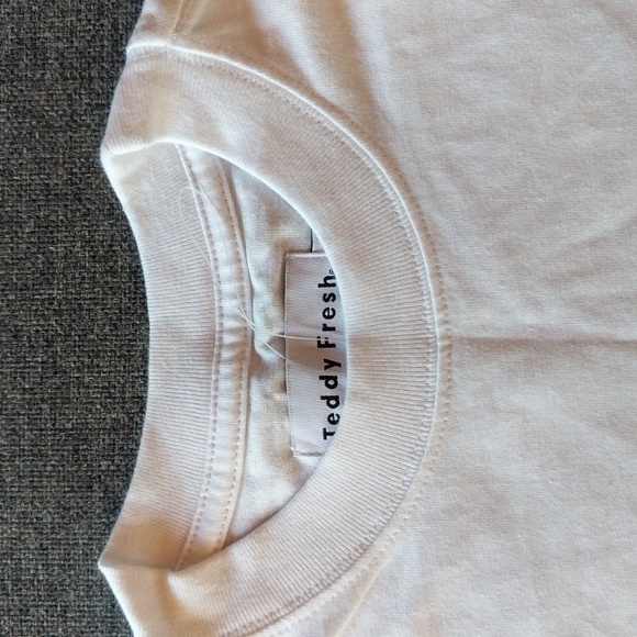 NWOT Women’s Teddy Fresh Top White Shirt Sleeve Shirt Graphic Teddy Bear - Picture 3 of 9